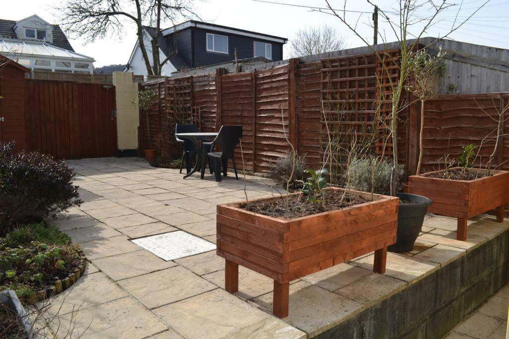 Entire 3 Bedroom House Near Caerphilly Station Bagian luar foto