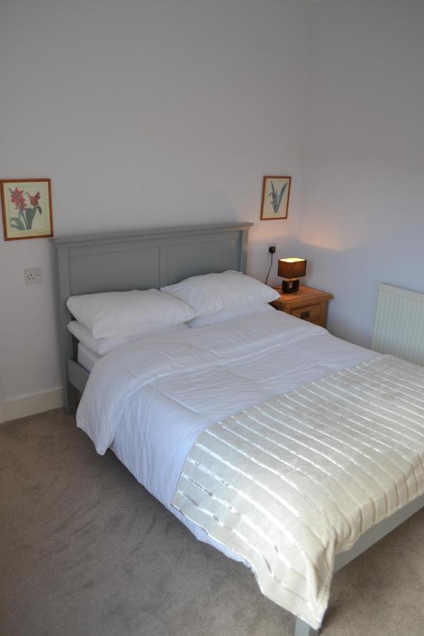 Entire 3 Bedroom House Near Caerphilly Station Bagian luar foto